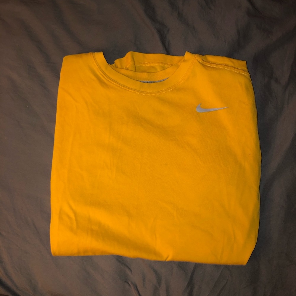 Nike dri fit t-shirt